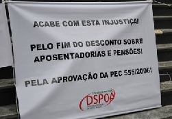 Aposentados se reúnem em ato público nesta quinta-feira. Participe!