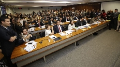 MP 660: Parlamentares aprovam burla ao concurso público