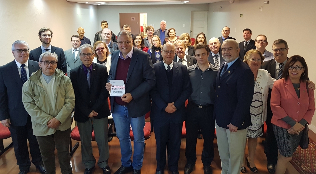 Café com Política recebeu Assis Melo