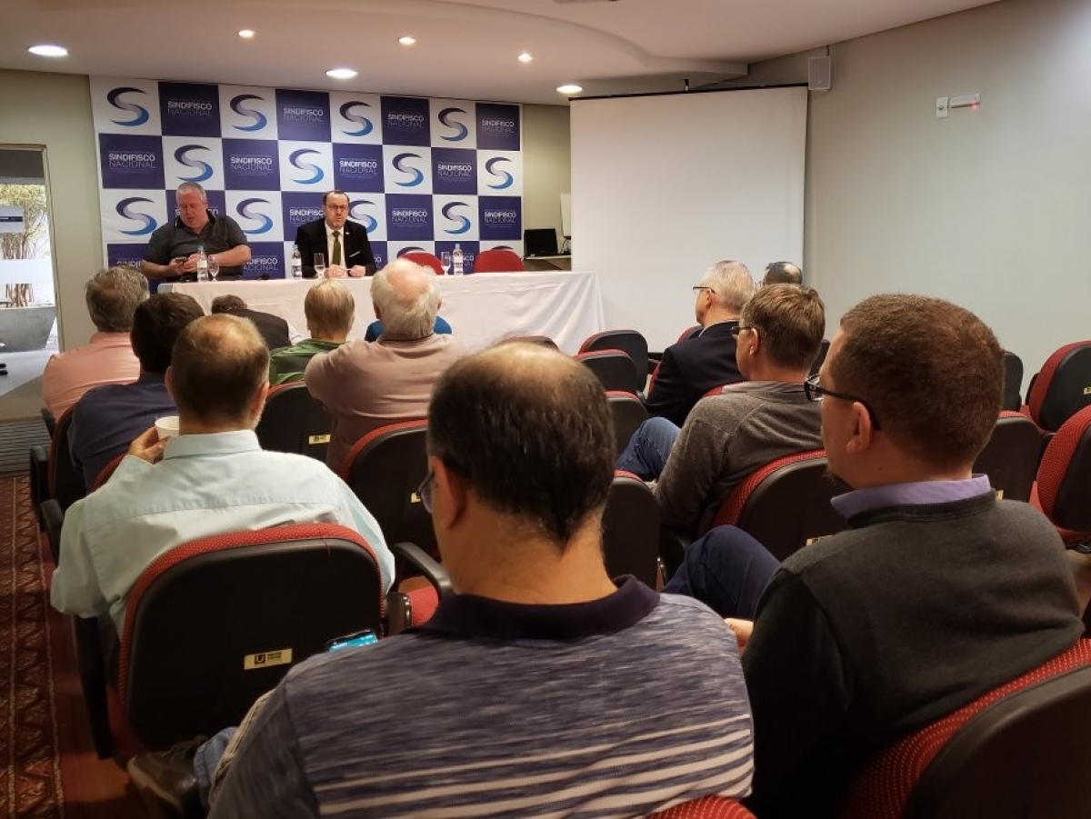 DEN recebe sugestões de filiados