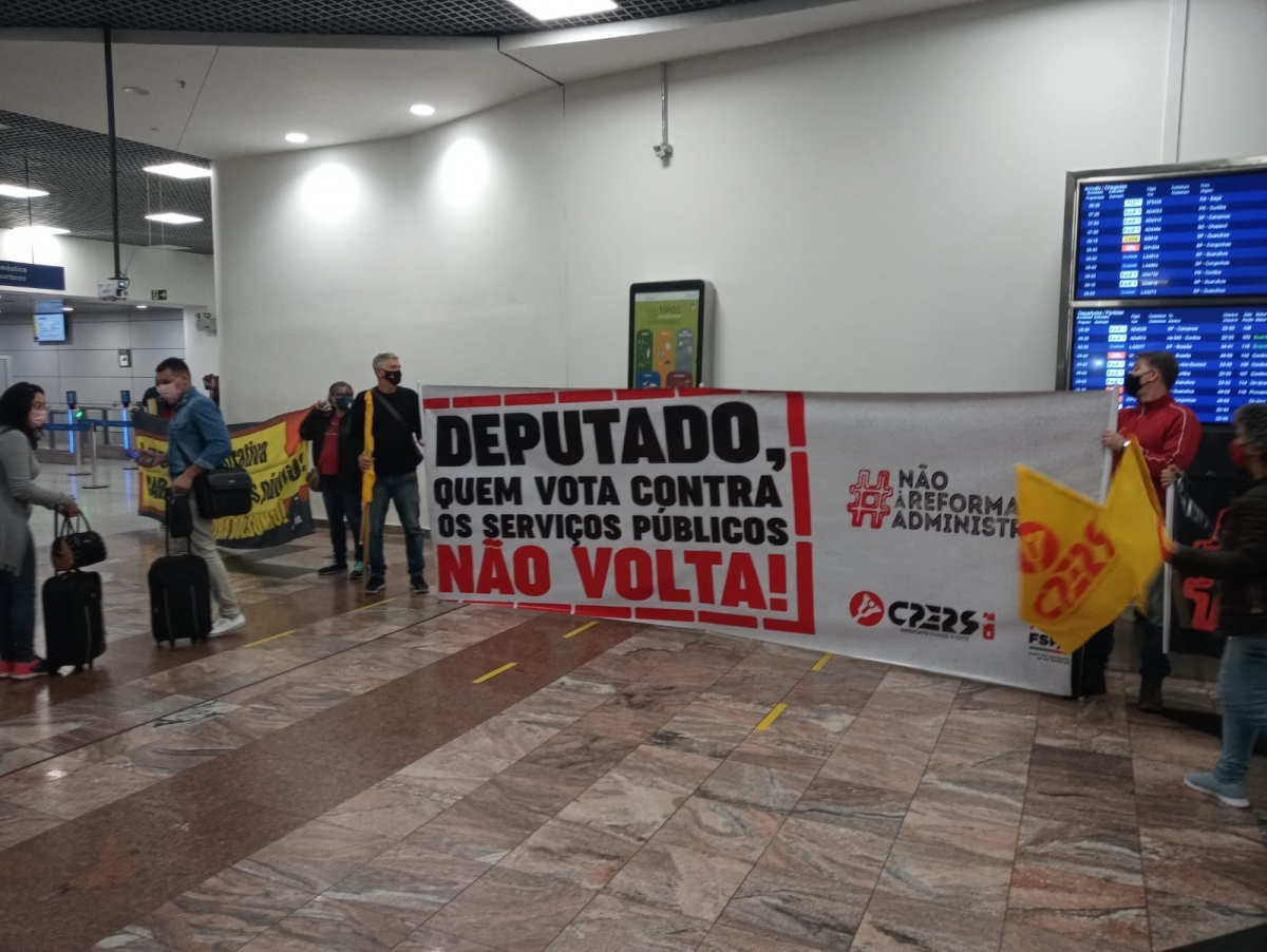 DSPOA em manifestação no aeroporto