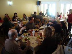 Tradicional churrasco lota sede Cidade Baixa