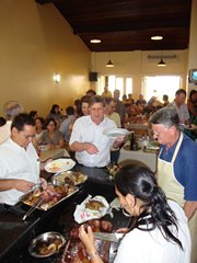 Churrasco de confraternização lota salão na sede Cidade Baixa