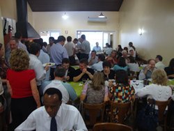 Churrasco de confraternização reúne dezenas de filiados
