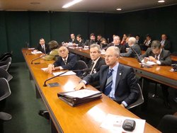 Sindicato leva problemas das aduanas ao Congresso Nacional