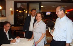 Presidente da DS autografa em Brasília